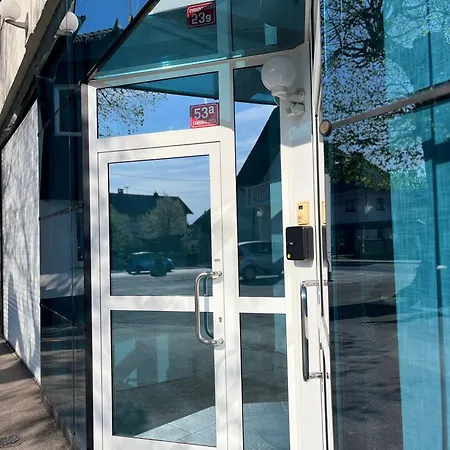 Linden Tree דירה