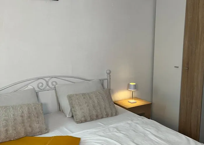 Linden Tree דירה *