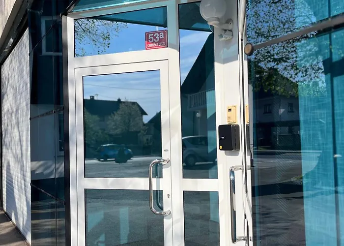 Linden Tree דירה